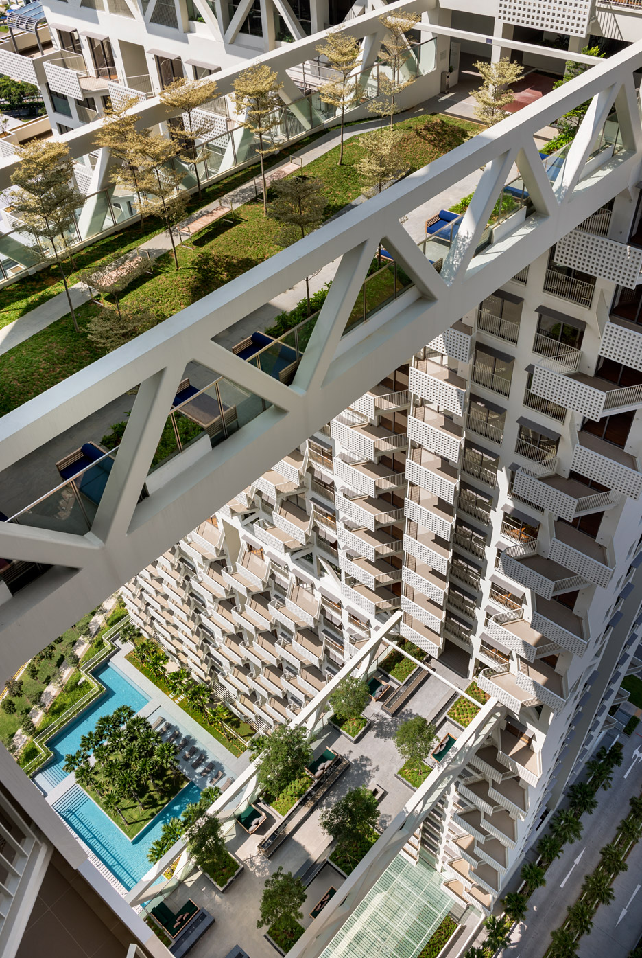 Sky Habitat Design . Stepped Terraces